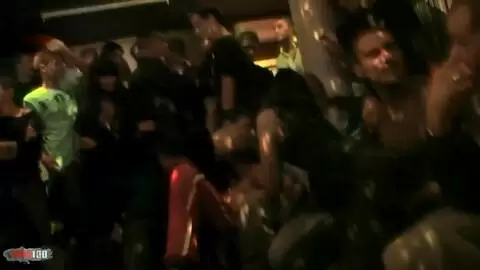 Une soirée en discothèque qui dégénere photo 05