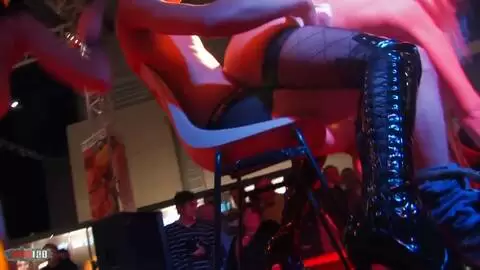 Show de Shana Spirit et Angie Kiss au salon de Prova 2008 (part 01) photo 11