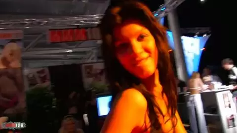 Show de Shannya Tweeks et Kelly Toma au salon de Prova 2008 (part 01) photo 04