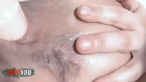 Grosse cochonne à gros seins se fait goder et fister  le cul par sa soeur Judith photo 02