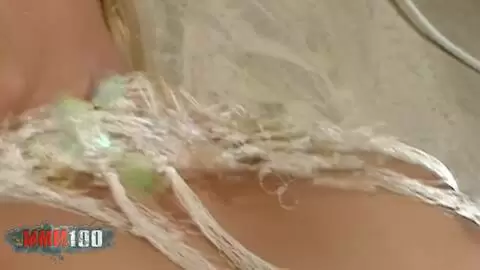 Raquel, une espagnole blonde à gros seins nous dévoile sa grosse chatte photo 07