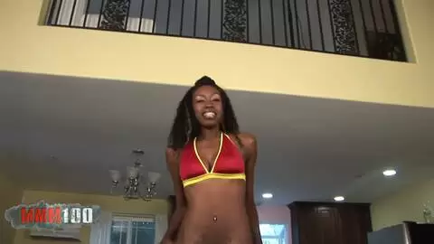 La déesse noire Royce Rae s'attaque à l'énorme BBC de Rico Strong photo 01