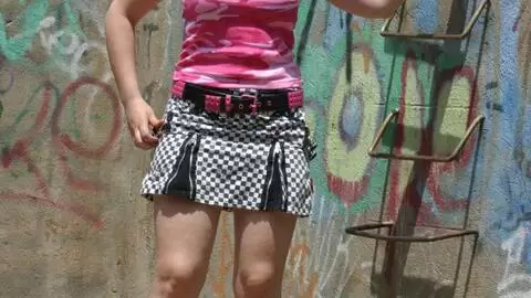 La très excitante rousse Sabrina Sweet fait un strip  photo 1