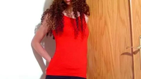 La superbe petite beurette Safia se dévoile  photo 2