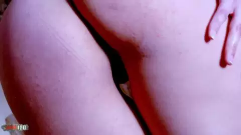 La ravissante Samia Duarte pose dans une maison abondonnée  photo 13