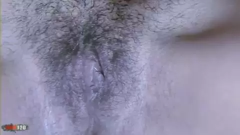 La superbe beurette Sandra pose  photo 01