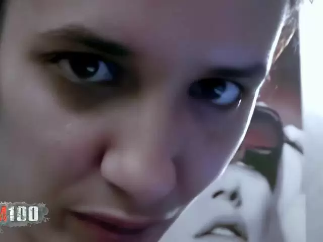 La superbe arabe brune Sandra pose  photo 1