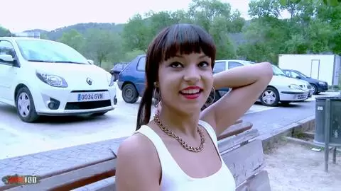 La sublime jeune métis Sasha Jones dans mon lit, pour une bonne baise avec squirting photo 01