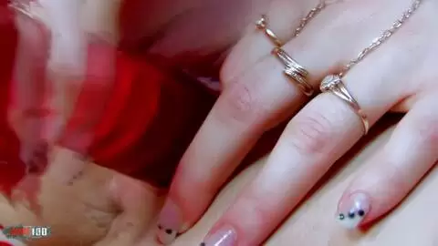 La blonde française Shana Spirit en jean moulant danse et se déshabille photo 14