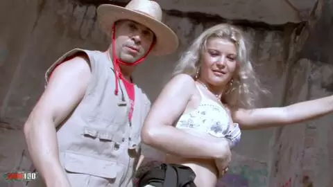 Shana Spirit et Max Cortes baisent très fort en extérieur photo 03