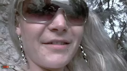 Première scène avec la belle blonde française Shana Spirit : Sodomie à la plage  photo 03