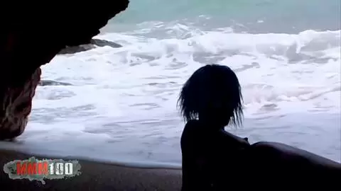 Baise interraciale à la plage avec Shania, une jolie fille ébène. photo 08