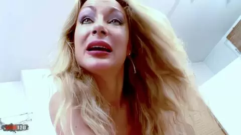 Sidjey Collins MILF blonde aux gros seins se fait enculer par Terry Kemaco grosse bite en classe photo 06