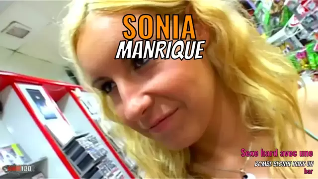 Sexe hard avec une bombe blonde dan...