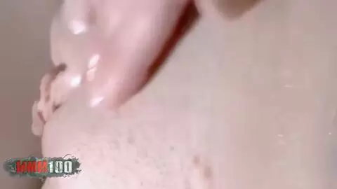 La belle brune espagnole Sonia Sanchez se branle  devant nos cam&eacute;ras photo 09