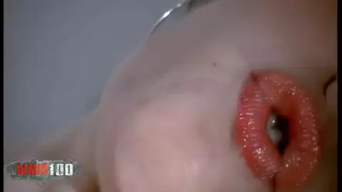 La belle teen brune Sonia Sanchez pose  photo 11