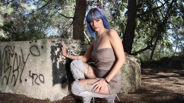 Stefani Tarrago Photo Sexy Gratuite #005