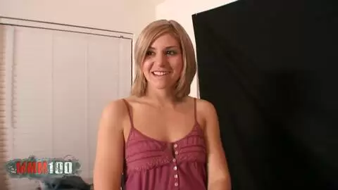 Showoff amateur de Stephanie Richards avec la grosse bite de son petit ami