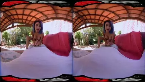 Susy Blue, bébé à peine légal, est d'abord timide mais se transforme en salope gémissante lorsque sa chatte est pilonnée. photo 05