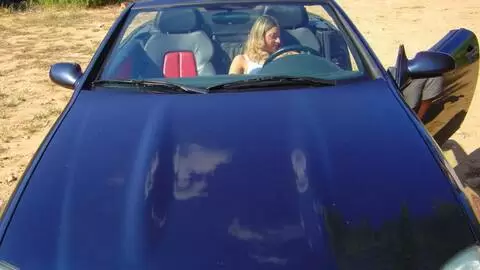 La ravissante petite Suzana se déshabillant  photo 7