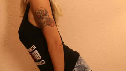 Sylvia Castro la porn star portugaise aux couleurs de sont site fetish MMM100 photo 9