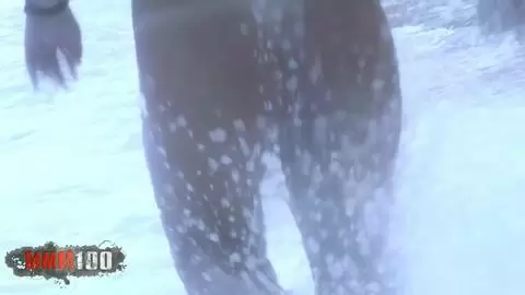 Cette jeune espagnol pisse à la plage photo 15