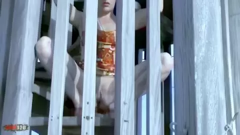 Striptease sensationnel de la jolie blonde Tigra se déshabillant en bord de mer et finit totalement nue photo 09