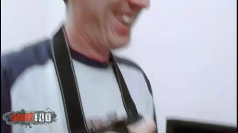 La jolie blonde Tigra faisant un striptease  photo 10