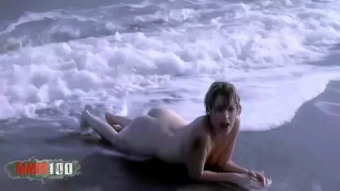 La superbe femme mûre blonde Tigra se dénude  photo 04