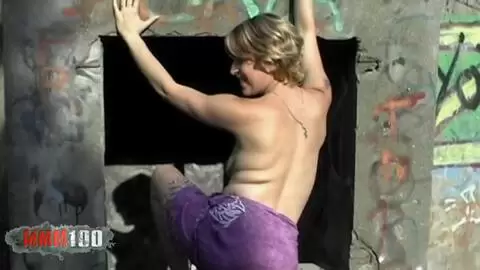 La jolie blonde Tigra pose  photo 06