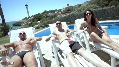 Bryan se tape Tiina K une jeune finlandaise dans une   villa de luxe photo 01