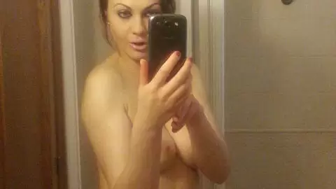 Photos perso en selfie de la brune Tina Kay  photo 5