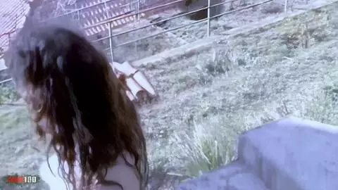 La jeune amatrice espagnole Tina, nue en exterieur  photo 06