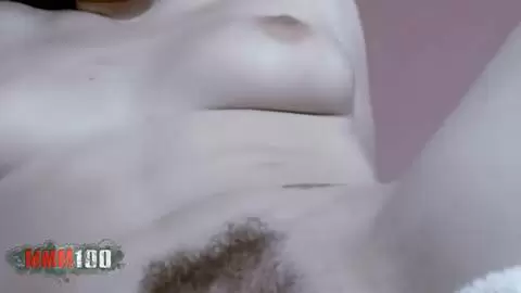 La ravissante teen brune Tinna se dénude  photo 10