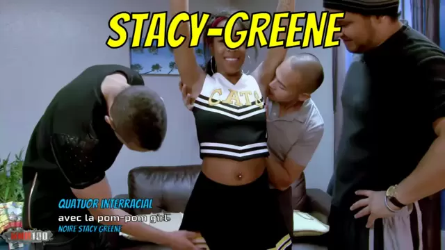 Quatuor interracial avec la pom-pom girl noire Stacy Greene