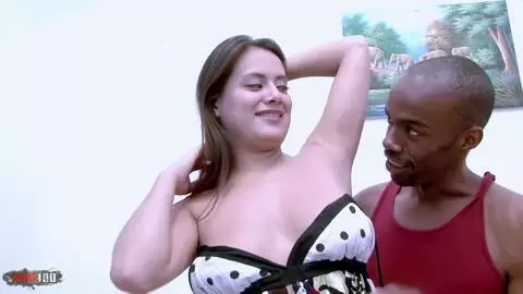 Selma Sins, une salope latina avec une chatte poilue baisée par une grosse bite noire. photo 03