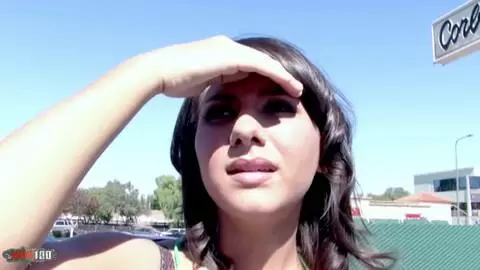 Jolie Brune Alana Leigh Baise une Grosse Bite avec Éjac sur Seins photo 01