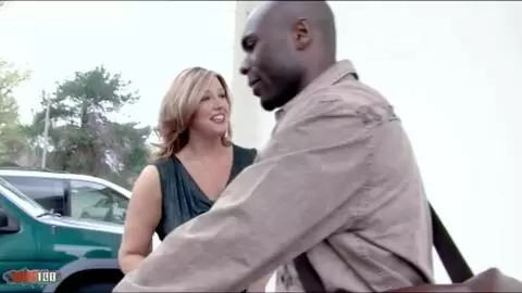 Grosse bite noire anéantit la MILF pulpeuse Zoey Andrews.
 photo 02