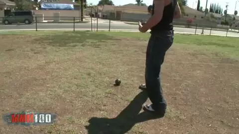 Superbe MILF Piper Austin avec de gros seins naturels baisée photo 01