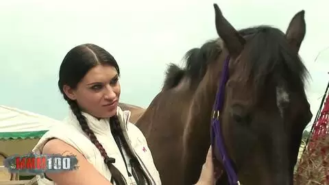 Jay R défonce la chatte de la belle brune à gros seins Jodie James  photo 01