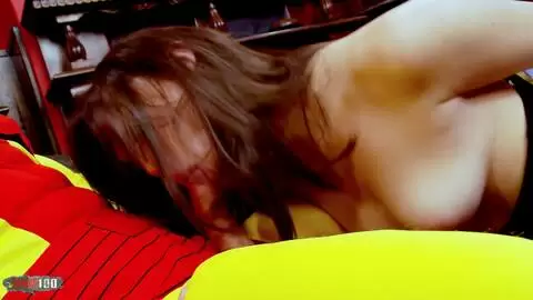 Tiffany Doll Baisée par la Grosse Queue de Monty avec Éjac Faciale photo 05