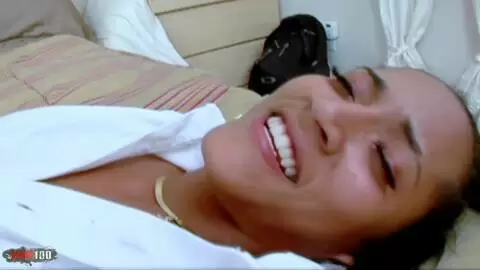 India et Sunshine Partagent la Grosse Queue Noire de Jon Q dans un Trio Ébène photo 01