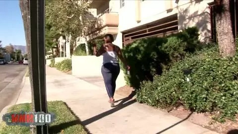 Grosse MILF Noire Brownie Delux Baisée Fort par la Grosse Queue de Devlin Weed photo 03