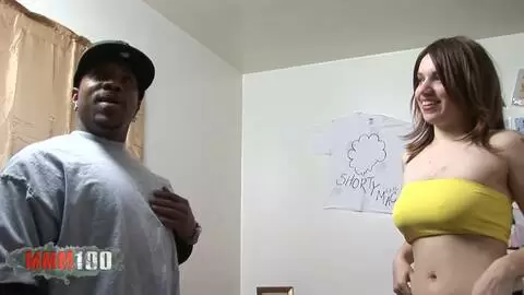 Sa chatte poilue va s'élargir ! photo 02