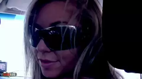 La grosse bite de Sascha suce profondément la chatte blonde naturelle de Lacy Holliday photo 03