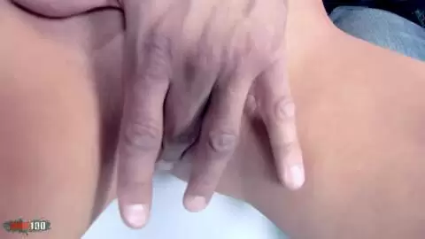 La grosse bite de Sascha suce profondément la chatte blonde naturelle de Lacy Holliday photo 07