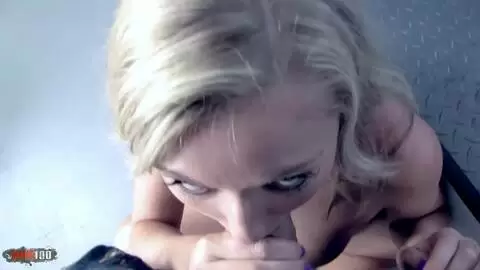 La grosse bite de Sascha suce profondément la chatte blonde naturelle de Lacy Holliday photo 08