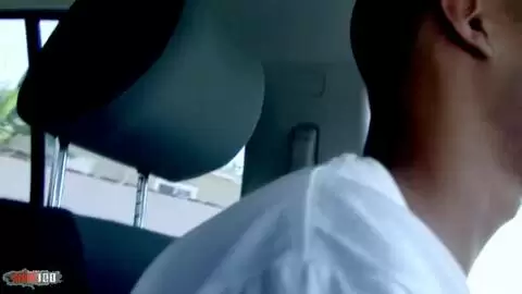 Joclyn Stone, une MILF poilue et plantureuse, se fait fourrer la chatte par une grosse bite black. photo 01