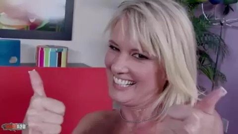 L'étonnante blonde aux gros seins Bridgette Lee baisée durement par une grosse bite noire. photo 16