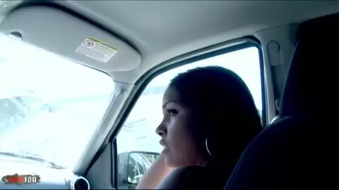 Latina pulpeuse pipe POV et chevauchee, ejac sur les seins photo 3